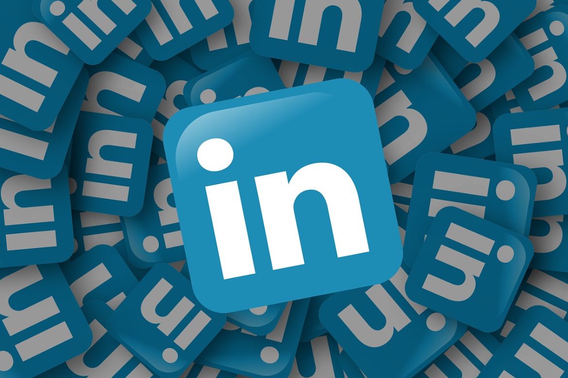 LINKEDIN STORIES: WHY AND HOW TO USE THEM WHEN YOU ARE A FREELANCER