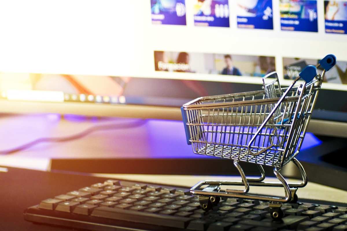 How To Improve The Customer Experience In E-commerce: Practical Tips